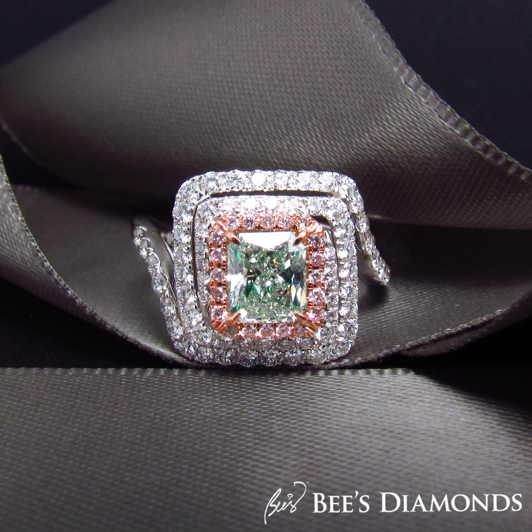 Green diamond engagement ring | Bee's Diamonds