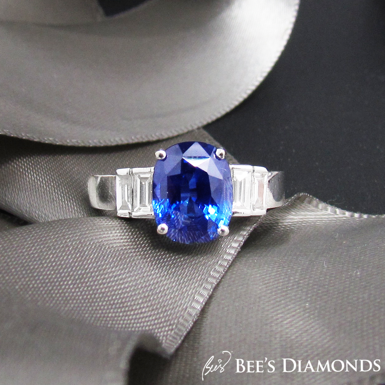 Beautiful blue sapphire engagement ring | Bee's Diamonds