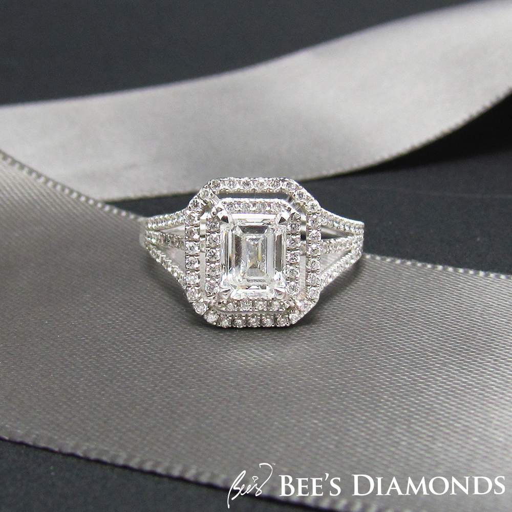 Extravagant diamond ring | Emerald cut with two halos of diamonds