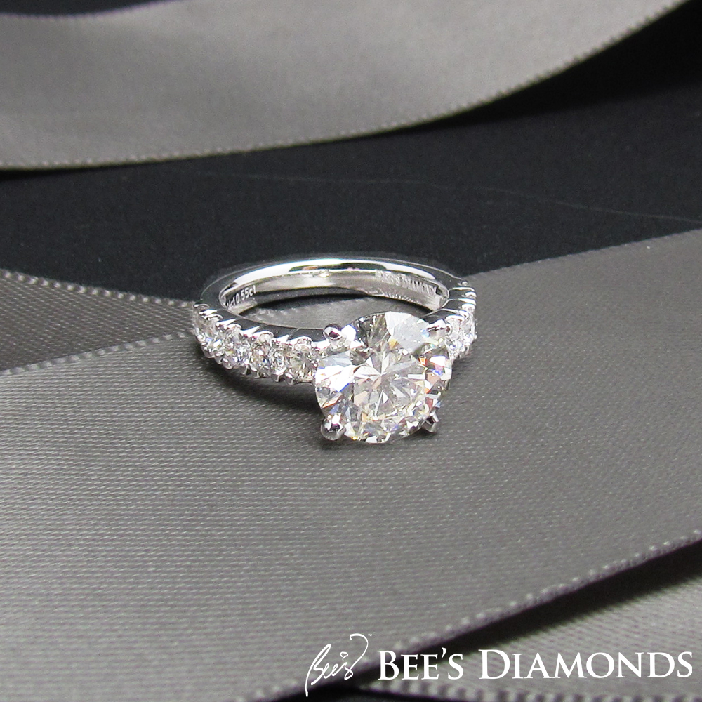 2 carats diamond engagement ring | GIA certified pave setting