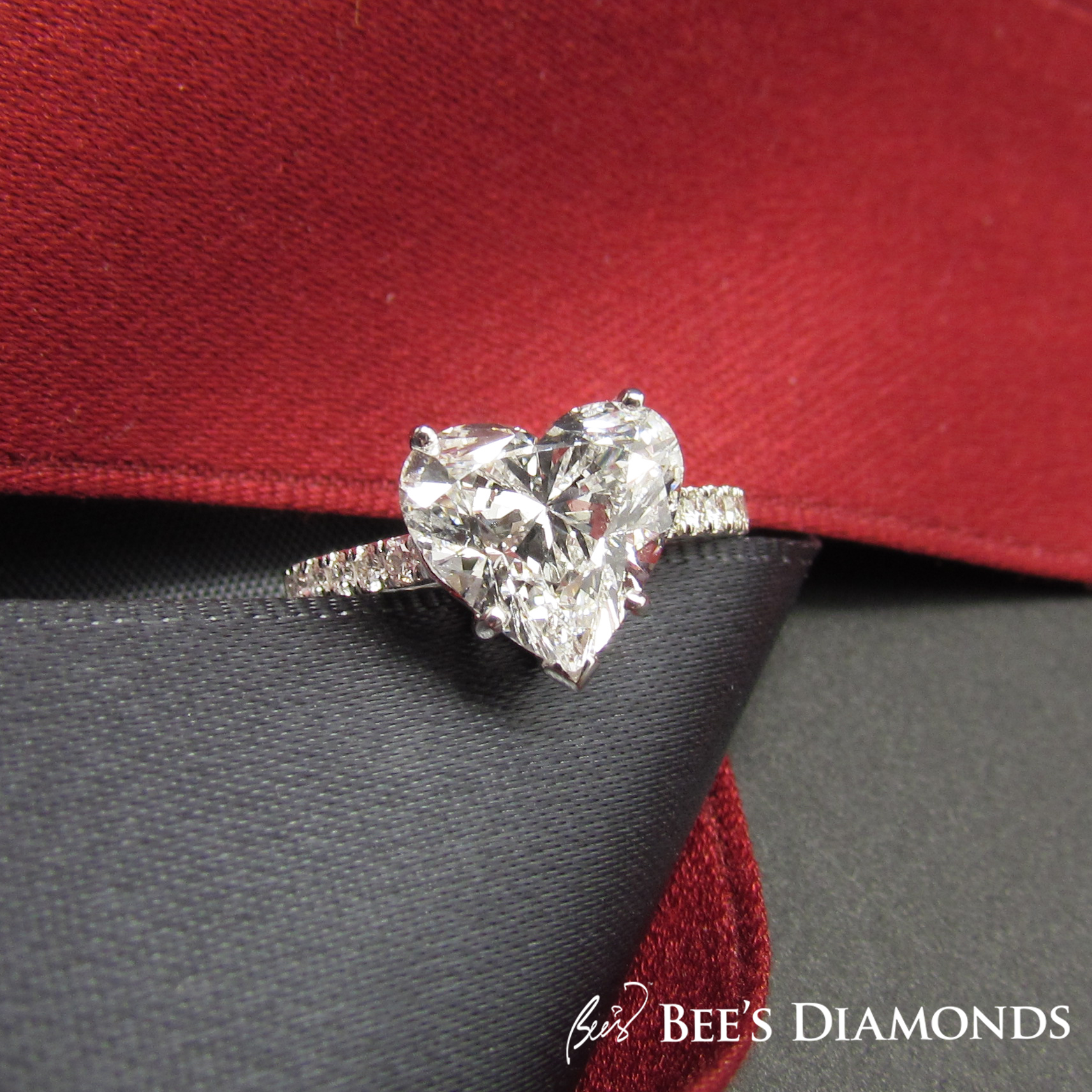 Heart shape diamond ring Hong Kong