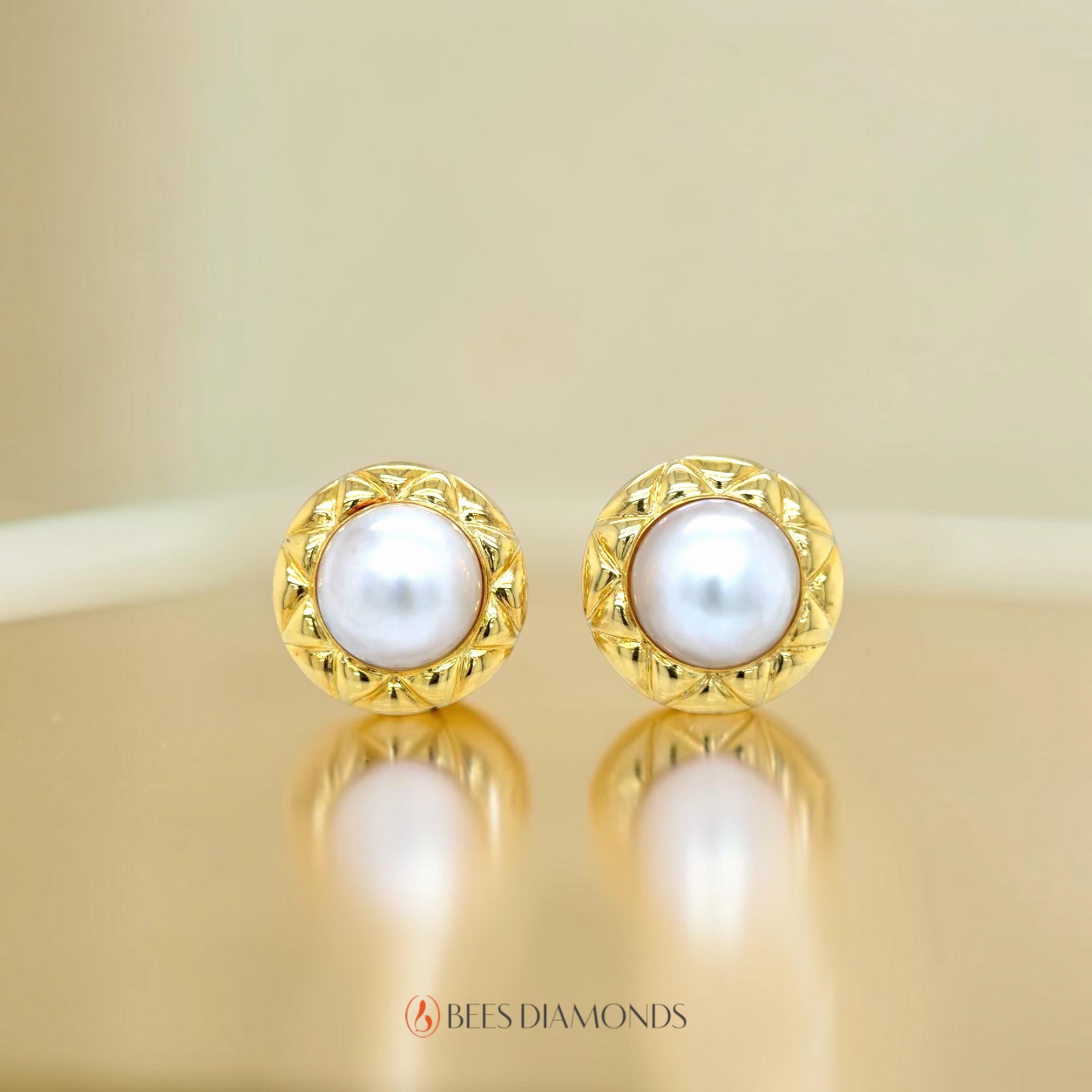 Gilded Vintage Glow